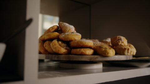 Diverse gebakjes en andere lekkernijen bij Ariel House Dublin
