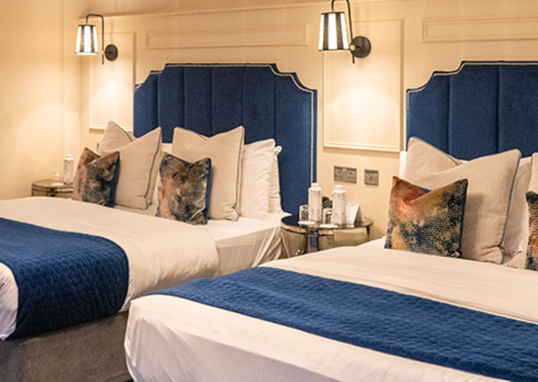 ariel-house-family-room-mobile