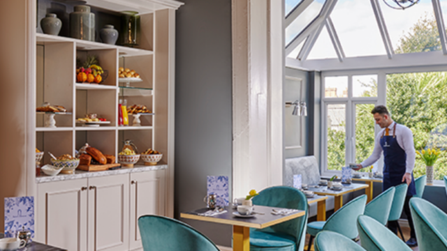 Bright conservatory dining room at Ariel House Dublin where guests enjoy breakfast
